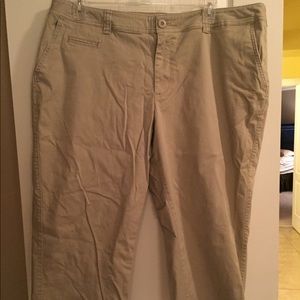 Khaki pants, size 20W. Apt 9. Capri length